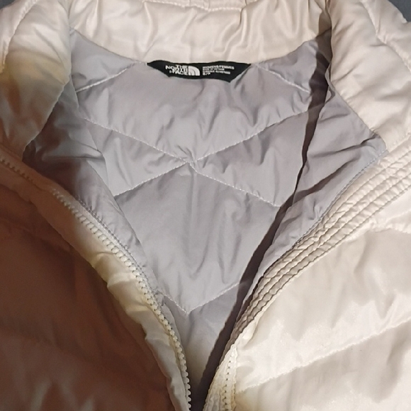 The North Face White Quilted Vest - Picture 3 of 5